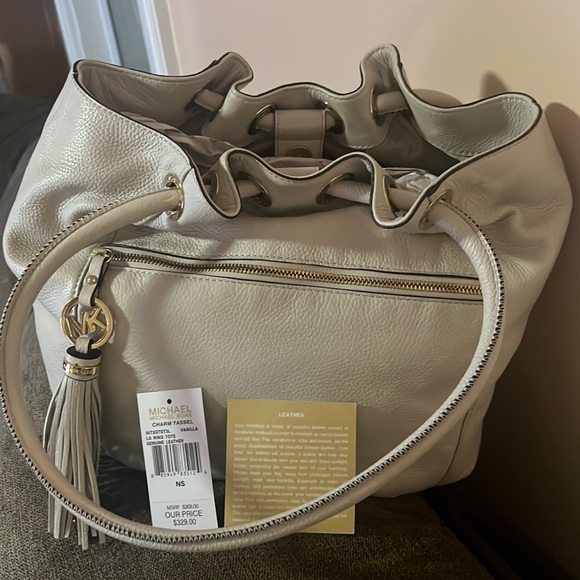 Michael Kors Handbags - Authentic Vanilla Michael Kors Handbag